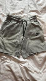 Nike tech kids 137-147 (140), Kinderen en Baby's, Kinderkleding | Maat 140, Ophalen of Verzenden, Zo goed als nieuw, Jongen, Broek
