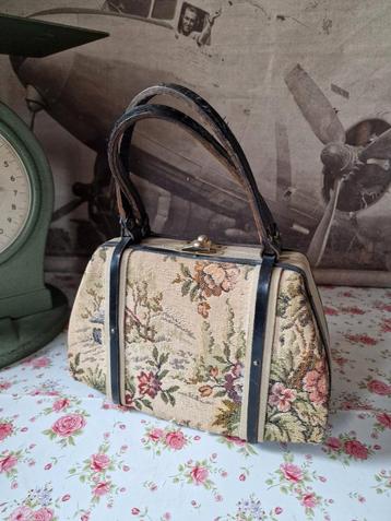 Brocante oud gobelin tasje  beschikbaar voor biedingen
