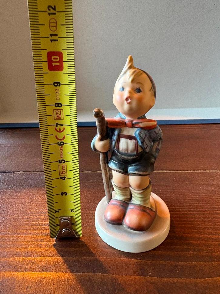 Hummel Beeldje - Wandelaar, Verzamelen, Beelden en Beeldjes, Gebruikt, Hummel, Ophalen of Verzenden