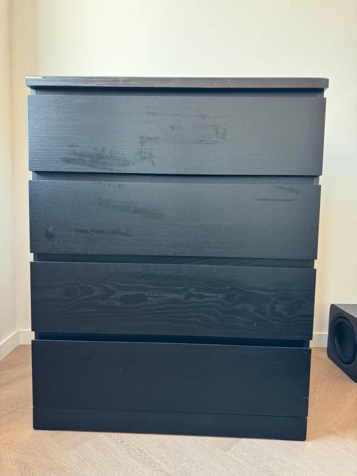 Ikea Malm kast 4 lades zwartbruin met glasplaat, Huis en Inrichting, Kasten | Ladekasten, Gebruikt, 100 tot 150 cm, 50 tot 100 cm