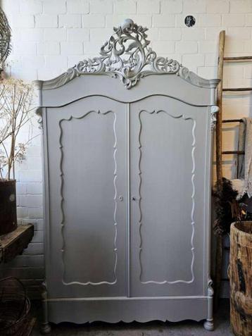 meidenkast,kuifkast ``WOONWINKEL RUSTIEK`` beschikbaar voor biedingen