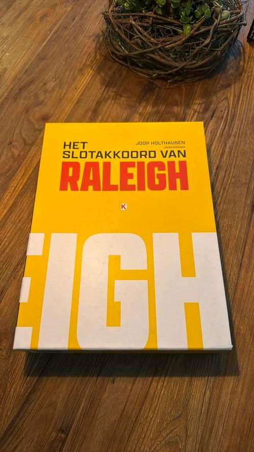 Het slotakkoord van Raleigh! Uniek boek niet meer leverbaar!, Boeken, Essays, Columns en Interviews, Nieuw, Ophalen