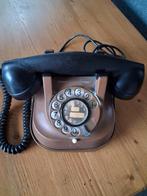 Oude bruine telefoon met draaischijf, Ophalen of Verzenden, Gebruikt, Met draaischijf