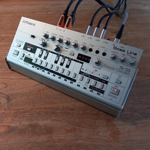 Roland TB-03 Boutique Bassline soundmodule incl. DK-01 dock., Muziek en Instrumenten, Synthesizers, Zo goed als nieuw, Overige aantallen