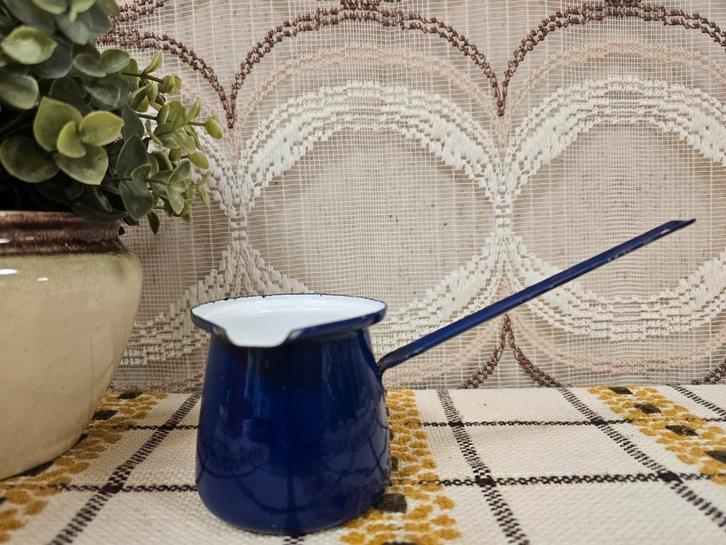 Emaille donkerblauw melkkannetje met steel, Antiek en Kunst, Antiek | Emaille, Ophalen of Verzenden