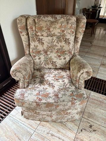 Fauteuil Gobelin stof, in prima staat beschikbaar voor biedingen