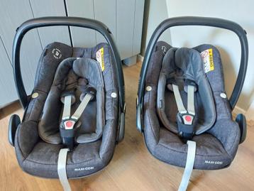 2x Maxi cosi Pebble Plus + FamilyFix One i-Size | Tweeling beschikbaar voor biedingen