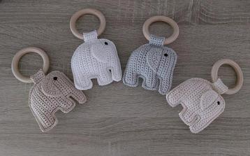 Bijtring olifant met rammelkraal  beschikbaar voor biedingen