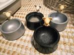 4x voerbakjes voor katten, Ophalen, Gebruikt