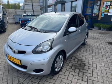 Toyota Aygo 1.0-12V Comfort 3 Maanden garantie nieuwe apk af