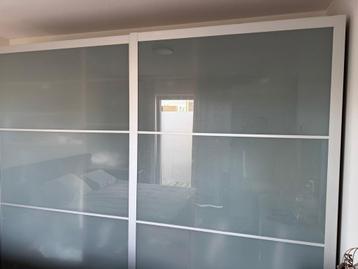 Grote Kledingkast in Goede Staat - afbeelding 1