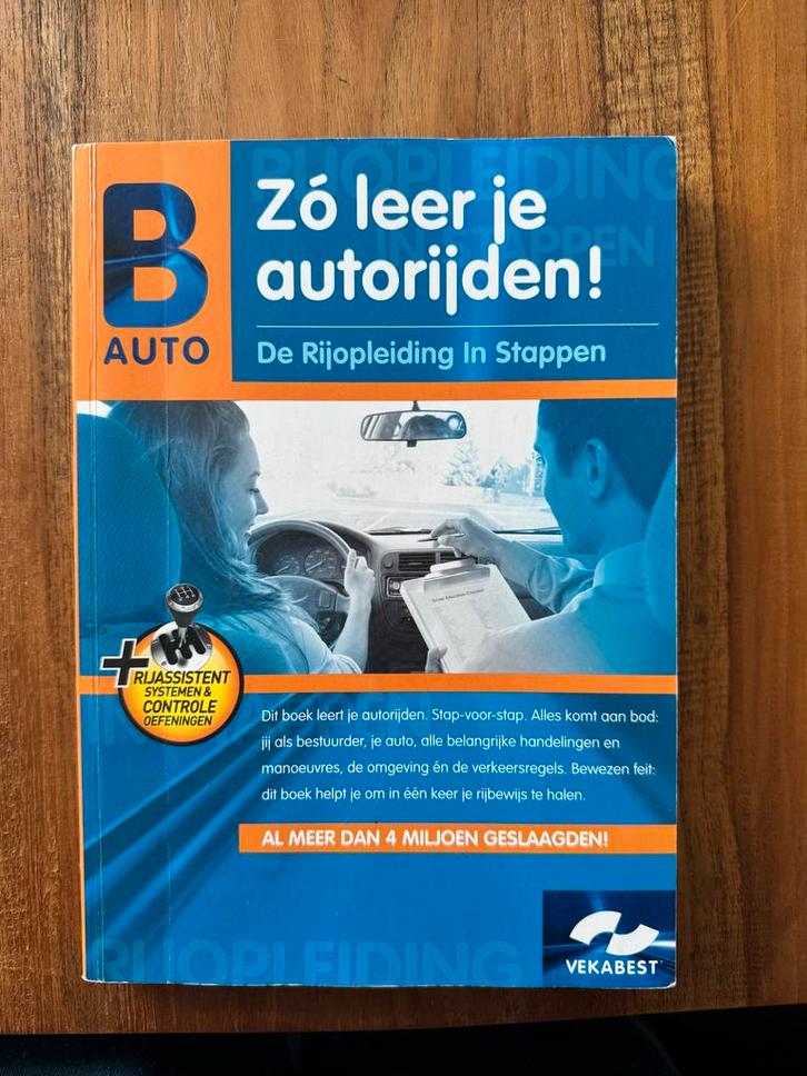 Rijles Boek - Zo leer je autorijden, Boeken, Auto's | Boeken, Gelezen, Algemeen, Ophalen of Verzenden