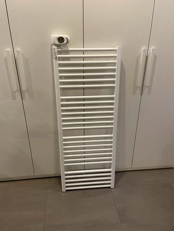 Elektrische Handdoekradiator met Thermostaat beschikbaar voor biedingen