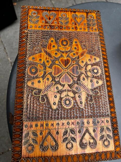 Houten Sigarenkist met Houtsnijwerk & Sigaren, Antiek en Kunst, Antiek | Overige Antiek, Ophalen of Verzenden