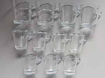 Verschillende glazen kopjes Nespresso (graag in één koop) beschikbaar voor biedingen