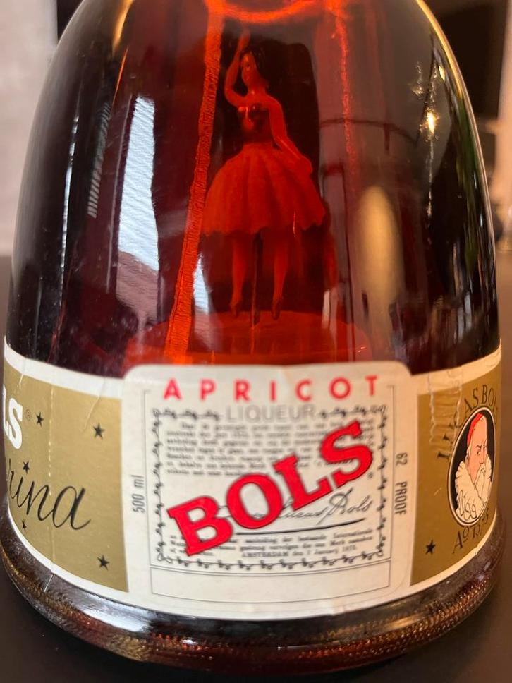 Bols Apricot Brandy Ballerina - 1960s (30.8%, 50cl), Verzamelen, Glas en Borrelglaasjes, Zo goed als nieuw, Ophalen of Verzenden