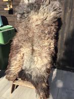 Schapenvacht op vilt diervriendelijk wasbaar bruin grijs, Huis en Inrichting, Ophalen of Verzenden, Nieuw