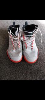 Basketbalschoenen, Ophalen of Verzenden, Zo goed als nieuw, Schoenen