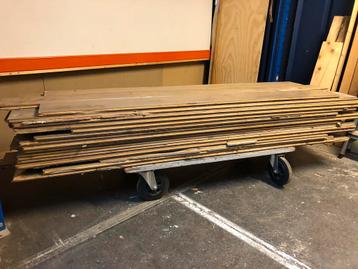 15m2  gebruikte eiken vloerdelen beschikbaar voor biedingen