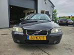 Volvo S60 2.4 D5 Drivers Edition AUT LEER DAK, Gebruikt, 1494 kg, S60, Zwart