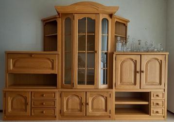 Mooi massief blank-eiken meubel, topkwaliteit, als nieuw beschikbaar voor biedingen