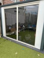 Wit,kunststof kozijn, dubbelglas en rooster, Ophalen, Zo goed als nieuw, Kunststof, Raamkozijn