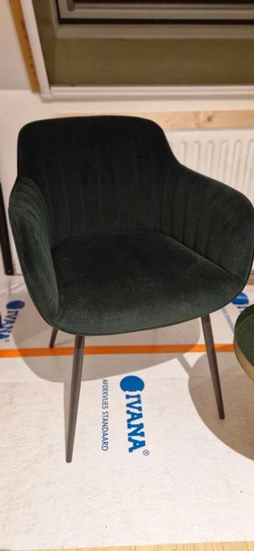 Fluweel Groene Stoel & Bijzettafel beschikbaar voor biedingen