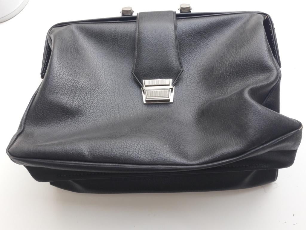 Skai lederen doktorstas, Zwart, Aktetas of Boekentas, Zo goed als nieuw, 30 tot 40 cm