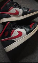 Rode jordans- met beschadiging, Ophalen of Verzenden, Gebruikt