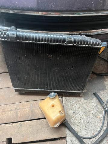 Radiateur met expansievat w126 500 beschikbaar voor biedingen