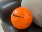 Collectorsitem: originele WK 2010 voetbal met handtekeningen, Ophalen of Verzenden, Zo goed als nieuw, Bal