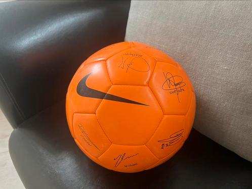 Collectorsitem: originele WK 2010 voetbal met handtekeningen, Sport en Fitness, Voetbal, Zo goed als nieuw, Bal, Ophalen of Verzenden