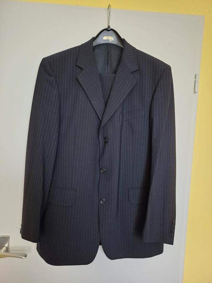 HEREN KOSTUUM MET SMAL KRIJTSTREEPJE., Kleding | Heren, Kostuums en Colberts, Zo goed als nieuw, Maat 48/50 (M), Ophalen of Verzenden