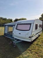 Te koop: Caravan S4700 – nette en complete caravan, Caravans en Kamperen, Vast bed, Koelkast, Particulier, 4 tot 5 meter