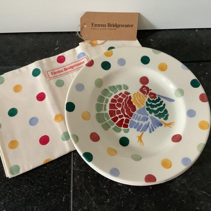 Emma Bridgewater- servies- POLKA DOT Turkey- Plates+TeaTowel, Huis en Inrichting, Keuken | Servies, Nieuw, Bord(en), Overige stijlen
