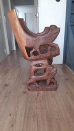 abomey stoel. handgesneden stoel van iroko hout, Ophalen