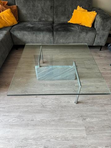 Glazen salontafel  beschikbaar voor biedingen
