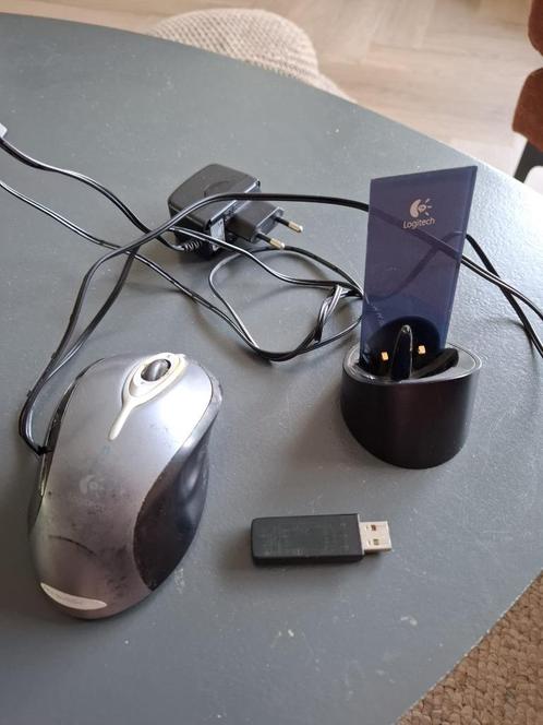 Draadloze & oplaadbare muis Logitech, Computers en Software, Muizen, Gebruikt, Muis, Rechtshandig, Draadloos, Ergonomisch, Gaming muis