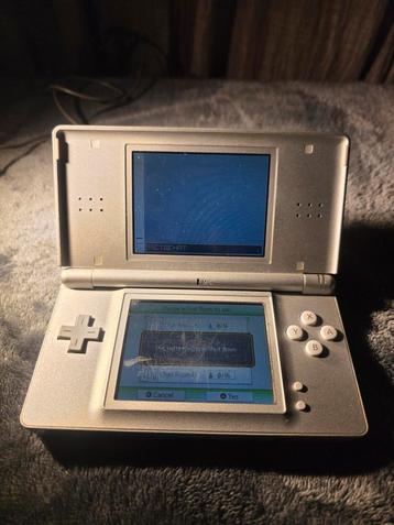 Nintendo DS Lite - Zilver beschikbaar voor biedingen