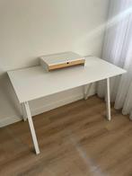Ikea bureau Trotten met monitorstandaard Elloven, Ophalen, Zo goed als nieuw, Bureau
