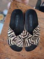van zebrahuid slippers., Ophalen of Verzenden, Zo goed als nieuw