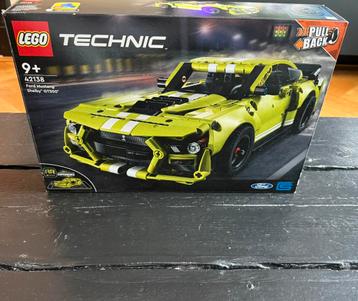 Lego 42138 Ford Mustang Shelby GT500 compleet in doos beschikbaar voor biedingen