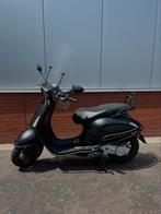 Vespa sprint zwart 2021 met valbeugelset, Fietsen en Brommers, Scooters | Vespa, Ophalen, Overige modellen, Maximaal 45 km/u, Zo goed als nieuw