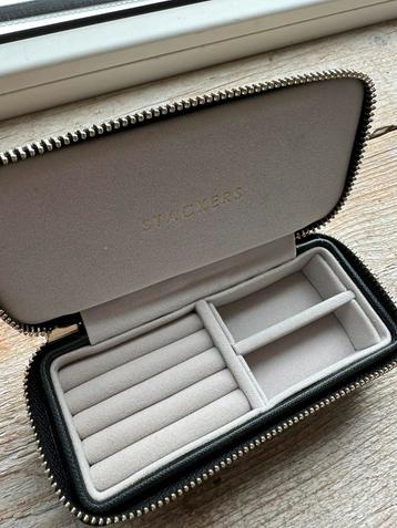Stacker sieraden reis etui beschikbaar voor biedingen
