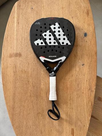 Padelracket Adidas Metalbone 3.4 2025 beschikbaar voor biedingen