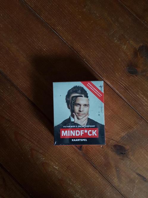 Mindfuck kaartspel van Victor Mids & Oscar Verpoort, Hobby en Vrije tijd, Gezelschapsspellen | Kaartspellen, Nieuw, Een of twee spelers