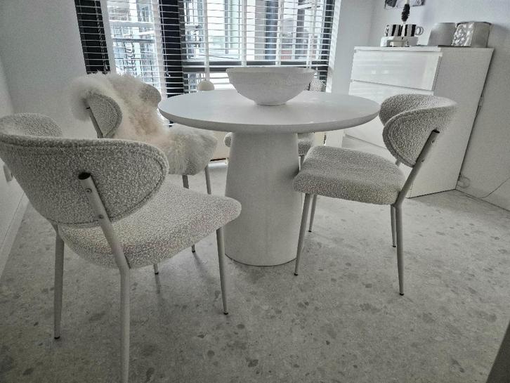 Boucle stoelen zandkleur ook de poten Loods 5 VT Wonen, Huis en Inrichting, Stoelen, Zo goed als nieuw, Vier, Overige kleuren