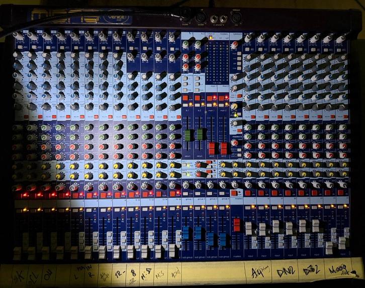 Midas Venice 240, Muziek en Instrumenten, Mengpanelen, Zo goed als nieuw, 20 kanalen of meer, Ophalen of Verzenden