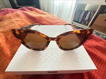 Zonnebril Supertrash beschikbaar voor biedingen