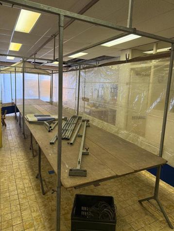 Complete marktkraam 8 meter – Van Haverkate – met toebehoren beschikbaar voor biedingen